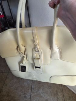 Purse...Badgley Mischka...Like New...Pretty Pale Yellow/ Cream Color