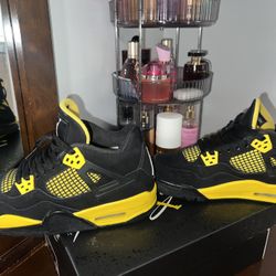 Air Jordan 4 Retro Thunder Gs 2023