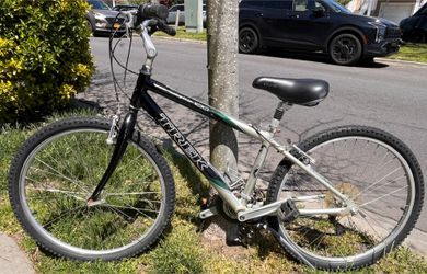 Trek Navigator 100 Bike – Small Frame ***Price Negotiable***