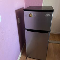 Refrigerador Magic Chef 4.5 Ft 
