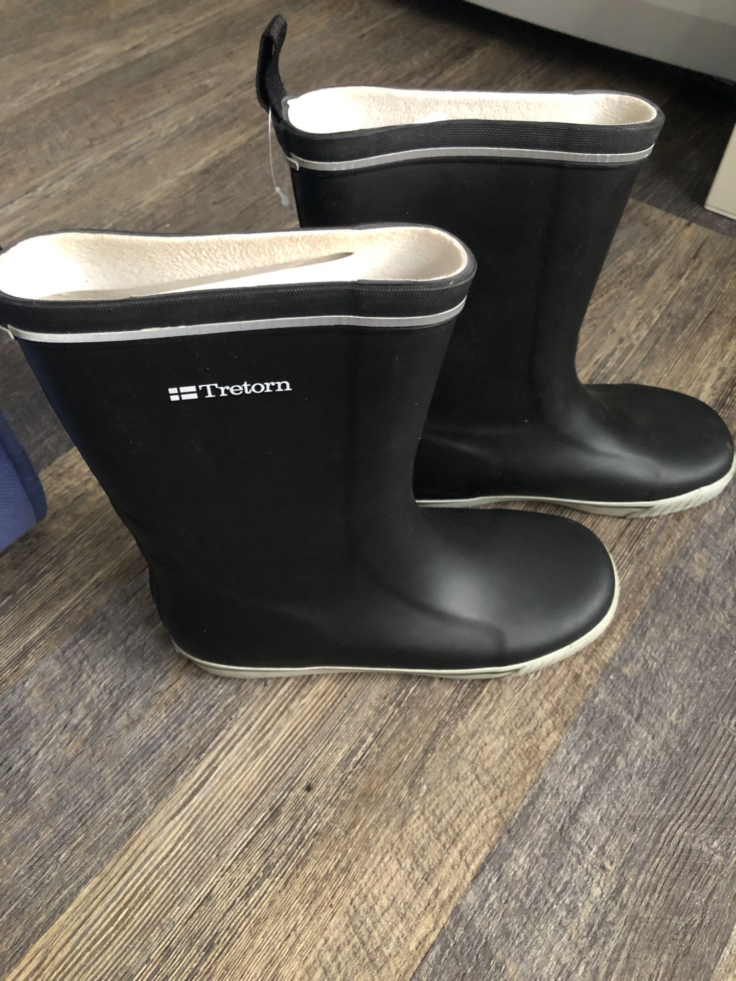 Trenton rain boots size 8
