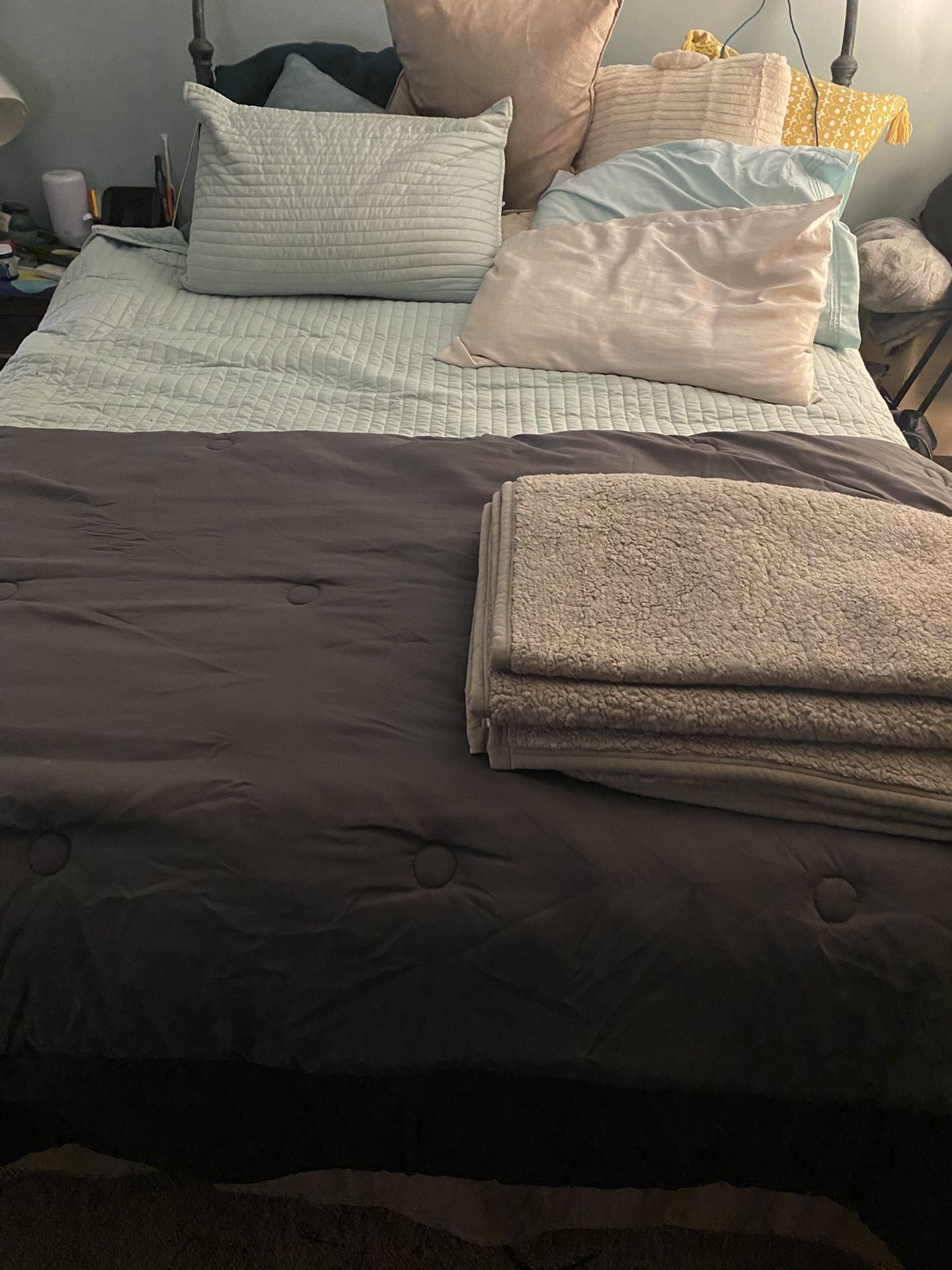 Queen Motion Style Bed