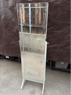 Jewelry cabinet full mirror and storage