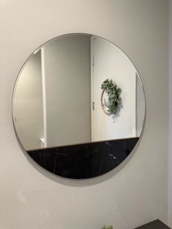 Round Mirror