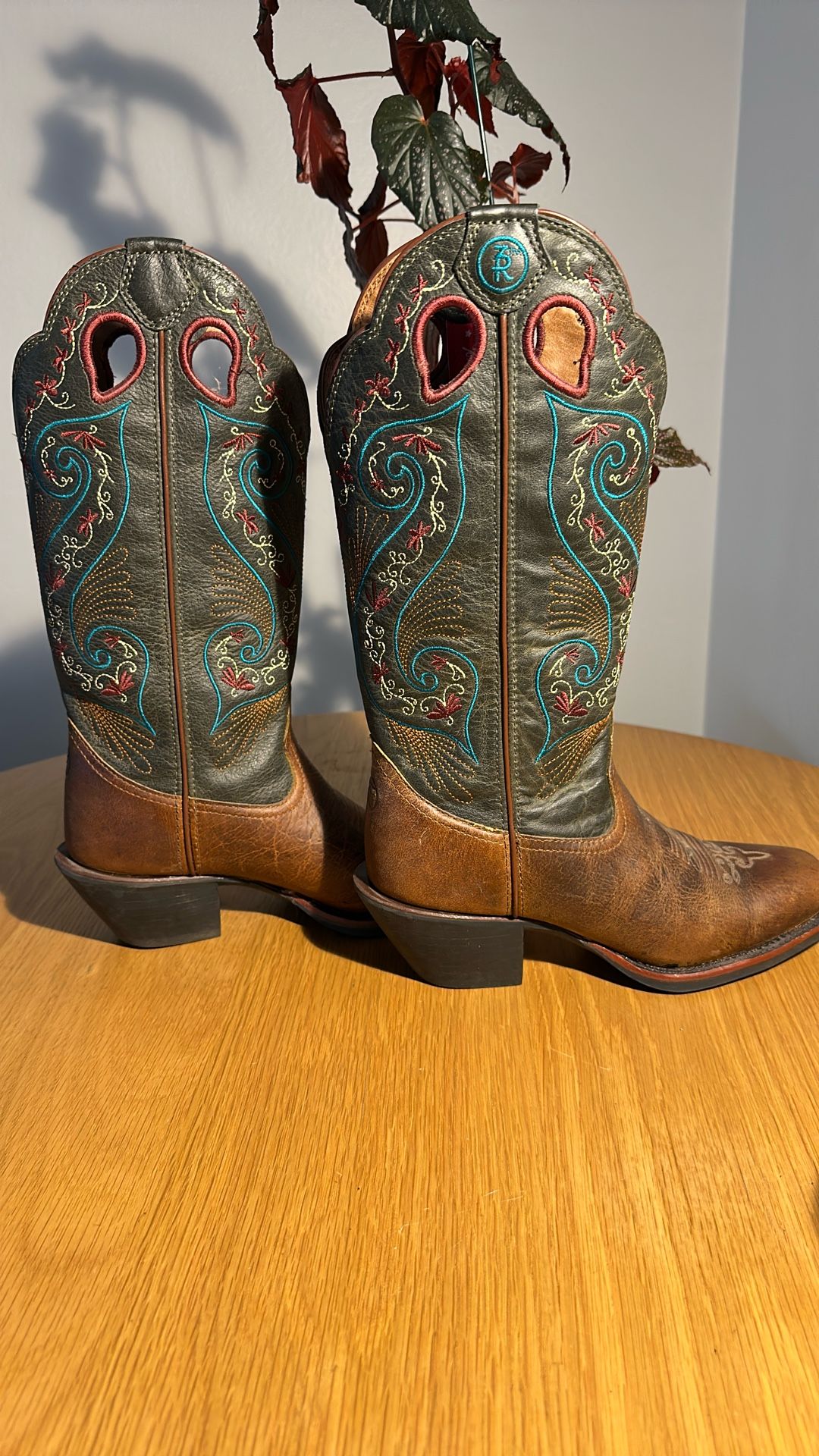 TONY LAMA BOOTS 3/R