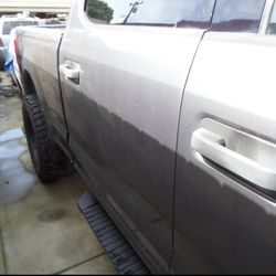 2019-2022 Ford F250- F350 Ford Super duty XLT Right Rear Passengers Door