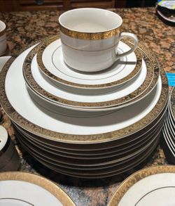 Vintage dinnerware set