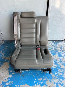 Gray Leather 04 H2 Hummer Car Seat with Headrest and Seatbelt