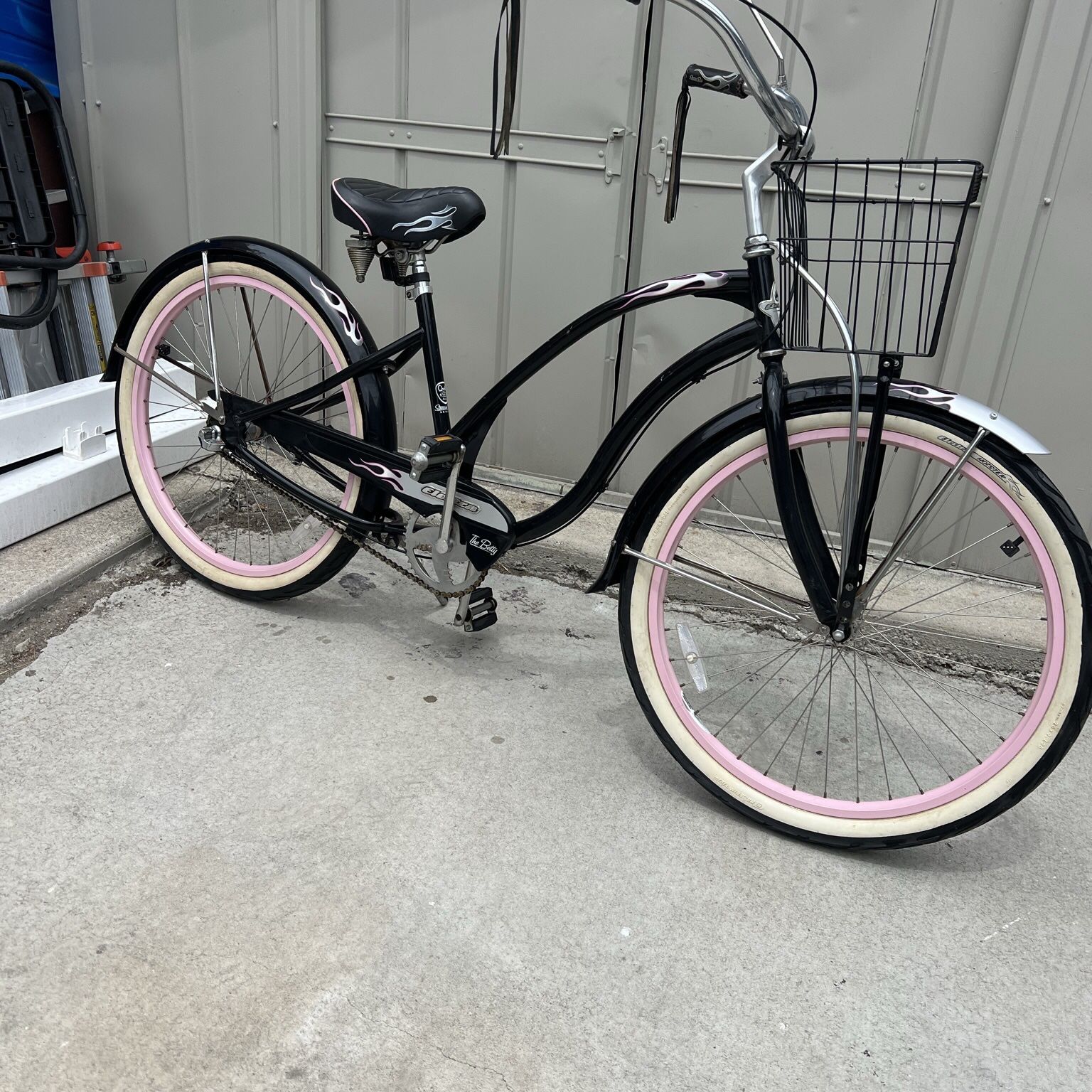 Electra Beach Cruiser Bike The Betty 3 Gears for Sale in Garden