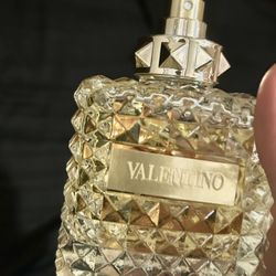 Valentino Donna Perfume 