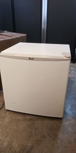 Mini fridge