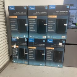 3.3 Cuft Mini Fridge 