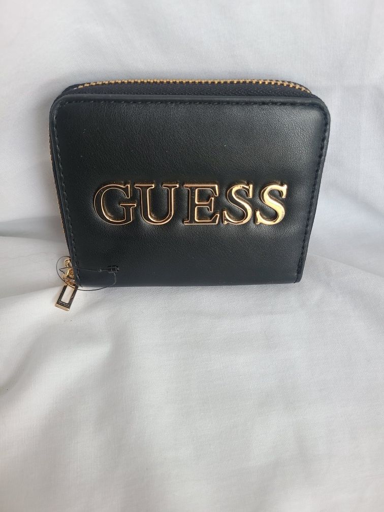 GUESS Caracara Small Zip Wallet