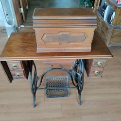Antique Sewing Machine 