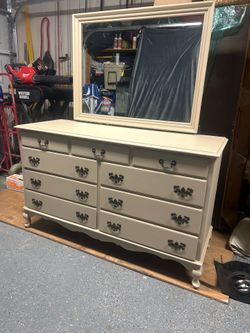 Dresser