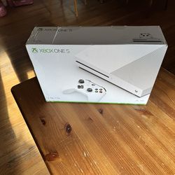 Xbox One S with original box