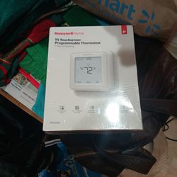 Touchscreen Programmable Thermostat 