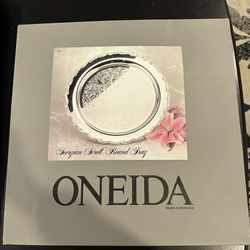 Oneida Georgian Scroll Round Tray