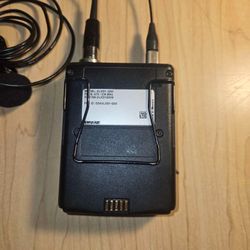 Shure ULXD1 Digital Wireless Bodypack Transmitter (G50 Band) - Transmitter Only
