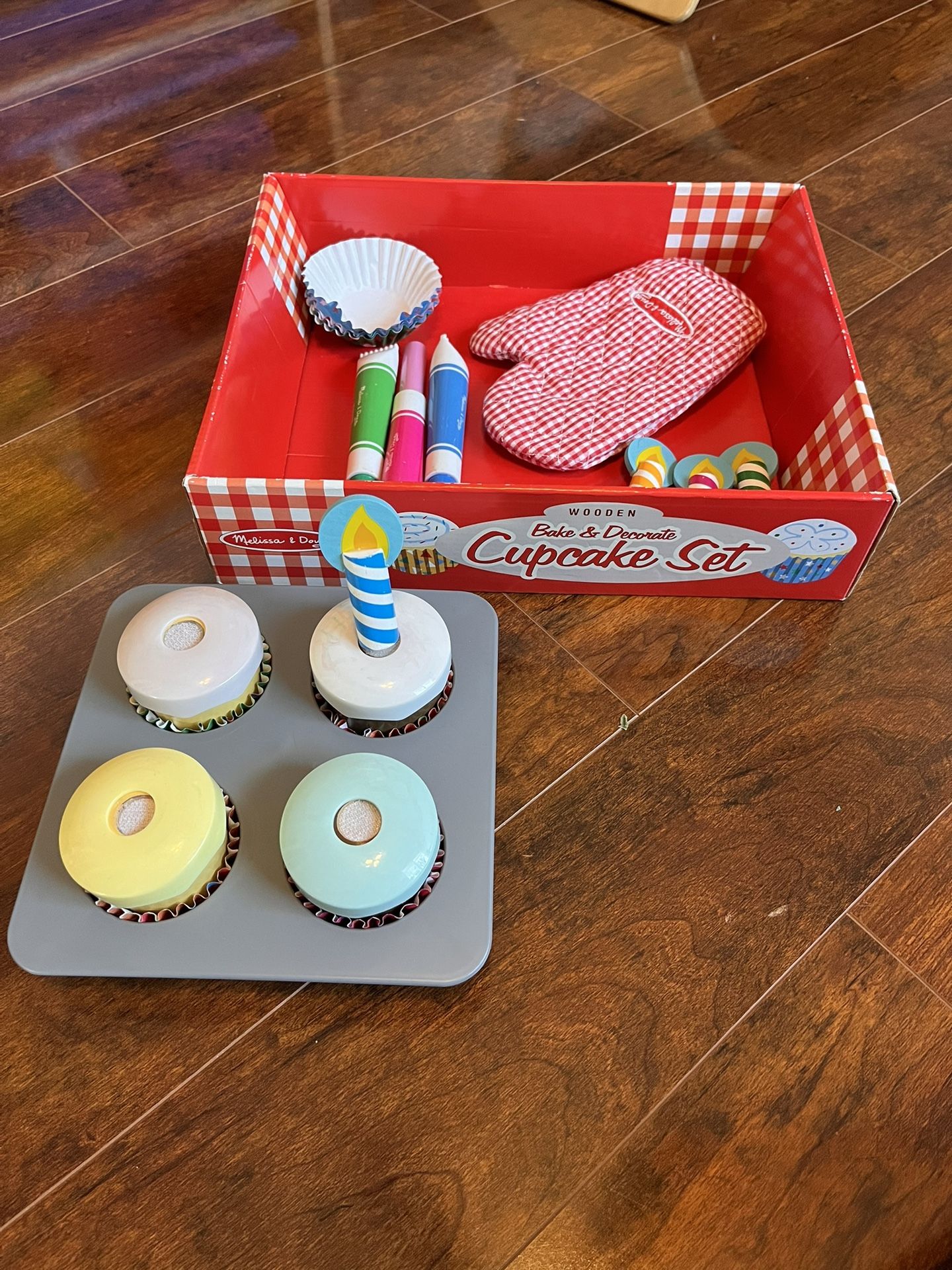 Melissa And Doug Cupcake Set