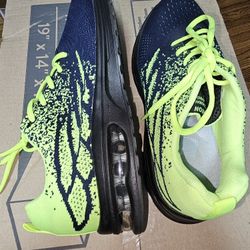 No Name Brand Size 11