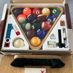 New In Box Billiard Starter Kit With Brush & Box Of Chalk 