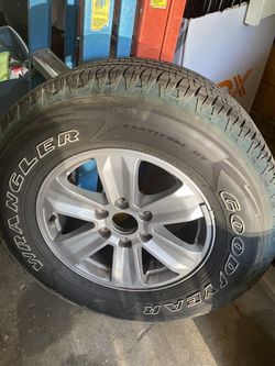 Ford F-150 wheels.