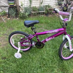 18” Girls Genesis Hollywood Bicycle, Both Tires  Needs A Inner Tube , It’s Selling as Shows In The Photos, Cash Only 