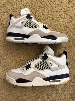 Size 10.5 (Pre owned, no box) - Air Jordan 4 retro military black