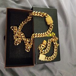  Miami  Cuban Link Set/chain&bracelet//Life guaranty.  /18 Gold Plated /chain 22 Inches&bracelet 9 Inches