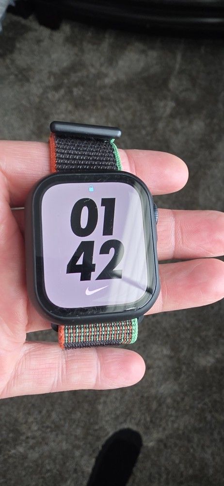 Apple Watch Series 8' 41 mm Nike Sports Edition