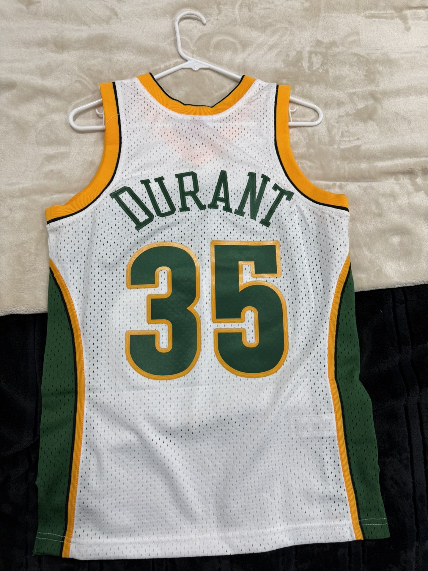 Seattle SuperSonics Jersey Kevin Durant Away Jersey (Size Men’s Small)