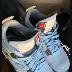 Jordan 4 Retro University Blue