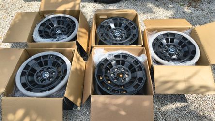 NEW (5) 17" Ford Bronco badlands OEM 2025 2026 wheels