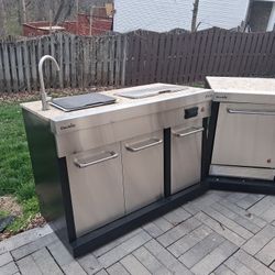 Charbroil Outdoor Work Space With Small Refrigerator 