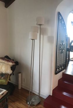 Floor lamp 73” tall. 3 lights.