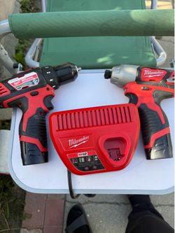 Milwaukee combo set M12 cordless drill and impact driver