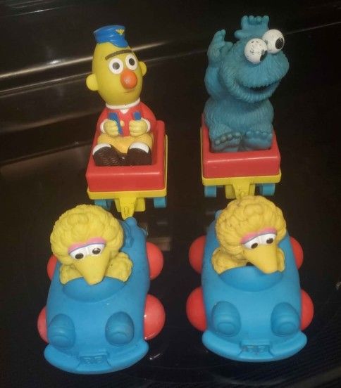 (9)Vintage Original Sesame Street Toys 
