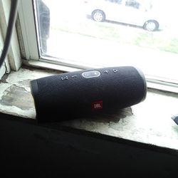 JBL Charge 4 Waterproof Speaker Super Loud 