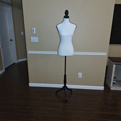 Standing Torso Maniquin 