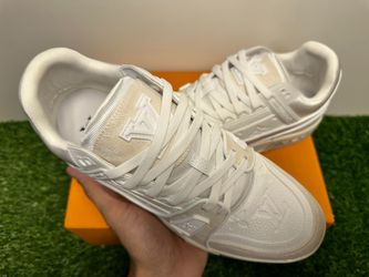 Louis Vuitton LV Trainer Sneaker Beige. Size 10.0