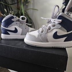 Jordan 1 MID (BABY SHOES)