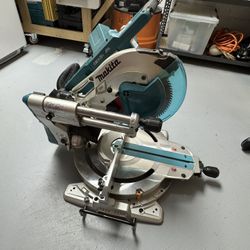 Makita XSL06 36 Volt Miter Saw