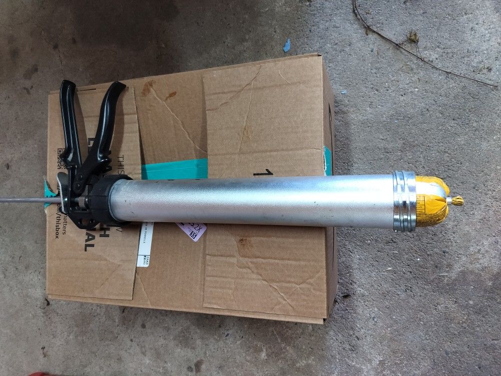 Large Caulking Gun (Missing Tip)