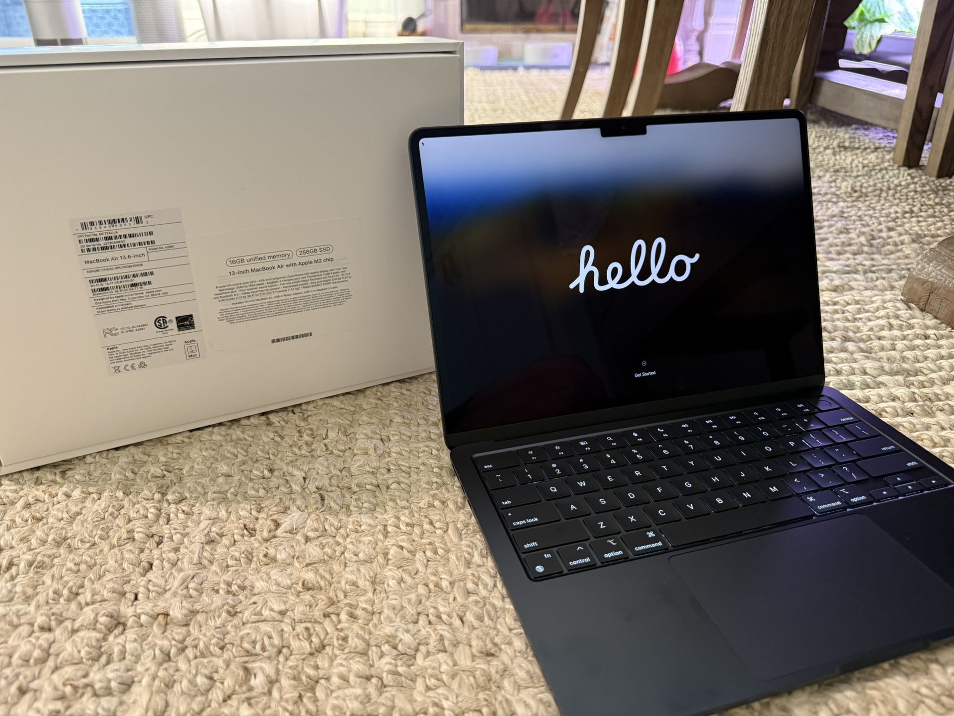 MacBook Air M2 16gb Ram And 256 Gig Ssd, New Condition