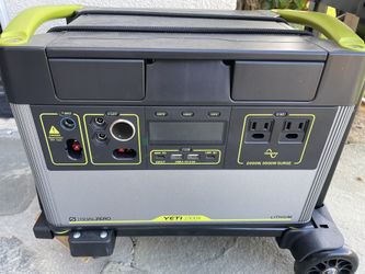 Goal Zero Yeti 1500X & Boulder Solar Panels