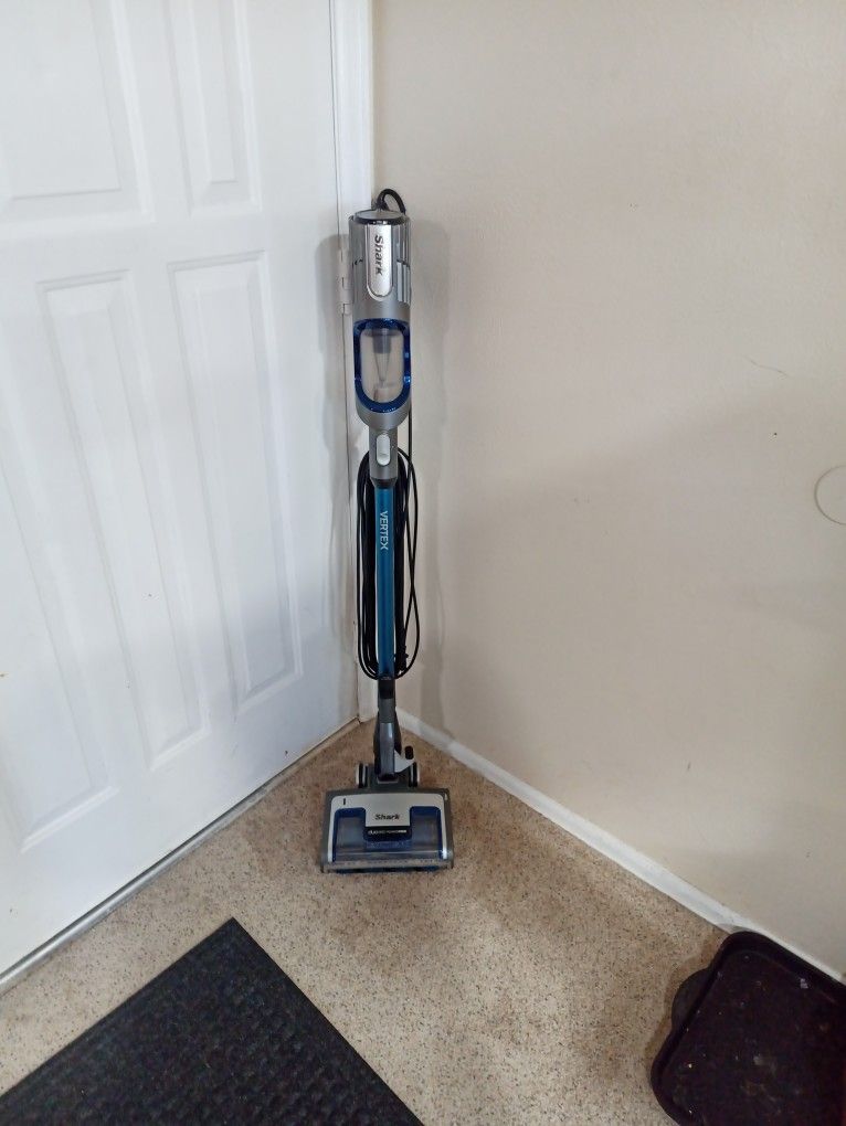 shark vacuum cleaner