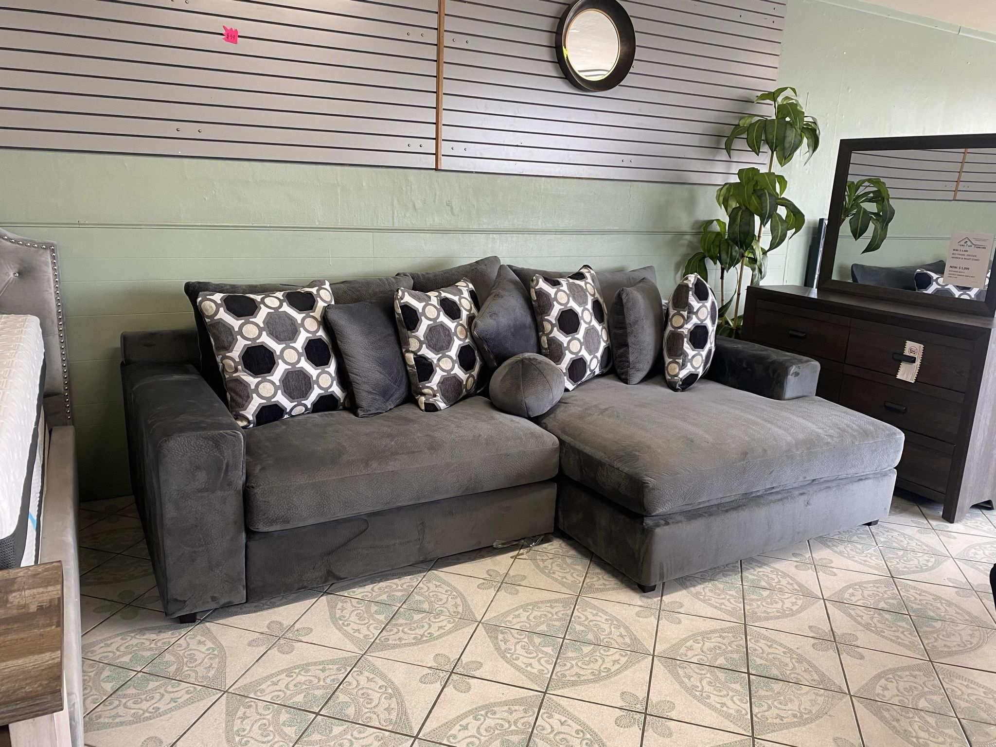 Big Grey Comfortable Sectional ‼️take It Home With $39 Easy Approval ‼️