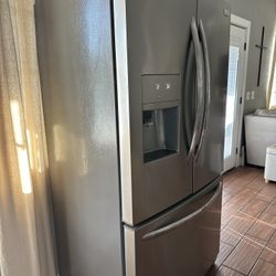 Counter Depth Refrigerator 
