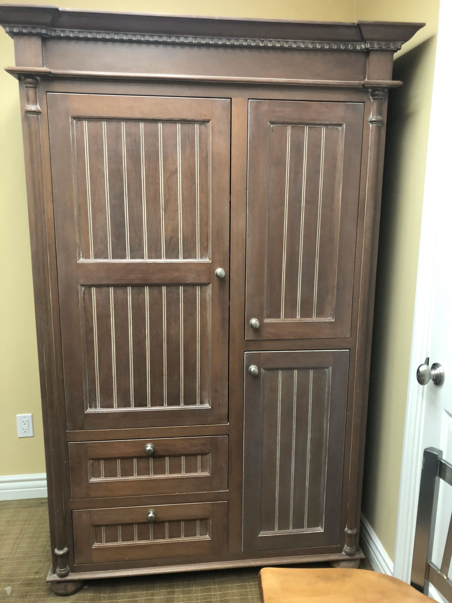 Very nice armoire